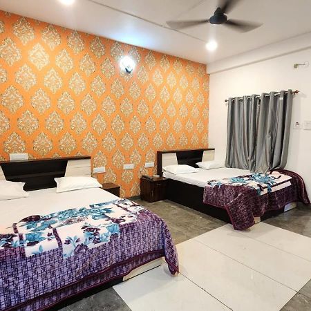 Hotel Bombay Darbar Simrol Esterno foto
