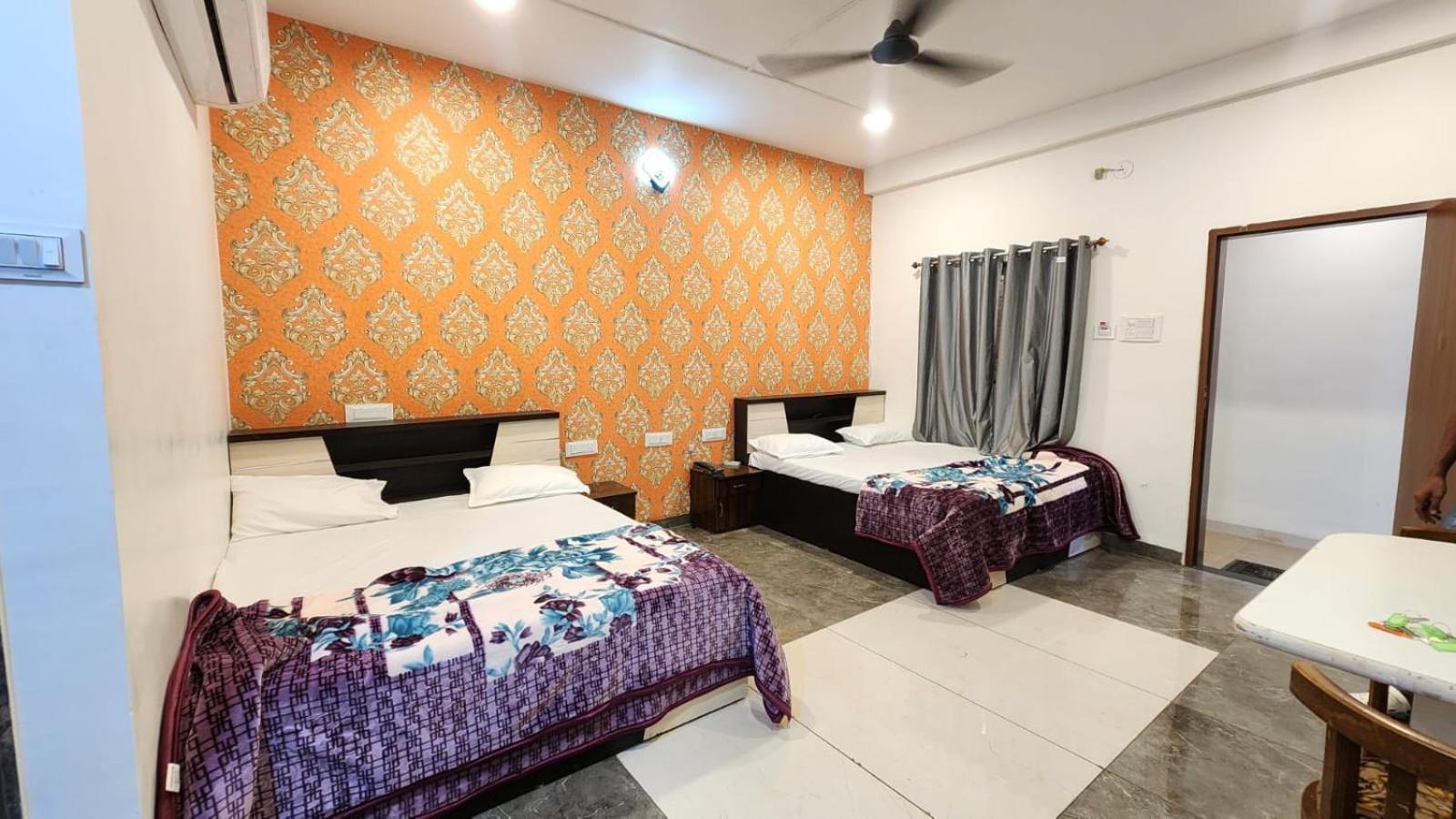 Hotel Bombay Darbar Simrol Esterno foto